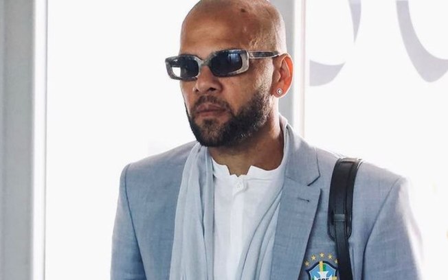 Dani Alves muda versão e confirma sexo com denunciante, mas alega consentimento