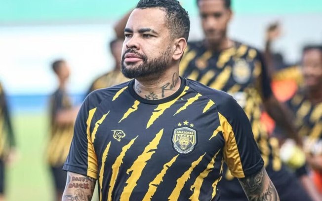 Dentinho, ex-Corinthians, acerta para disputar Série B