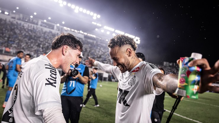 Luta contra queda: risco do Santos cai para 36%