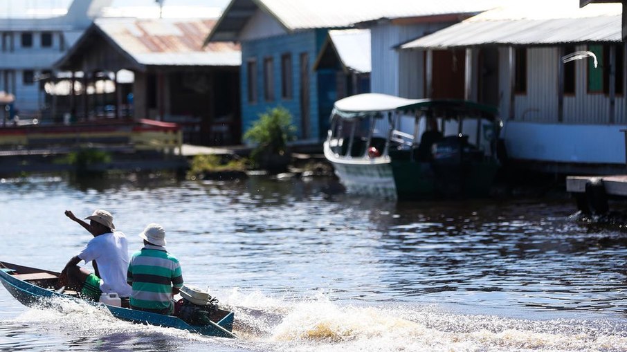 Comunidade de ribeirinhos em Manaus