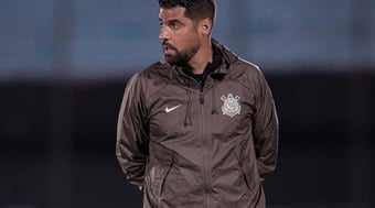António Oliveira reconhece erros do Corinthians