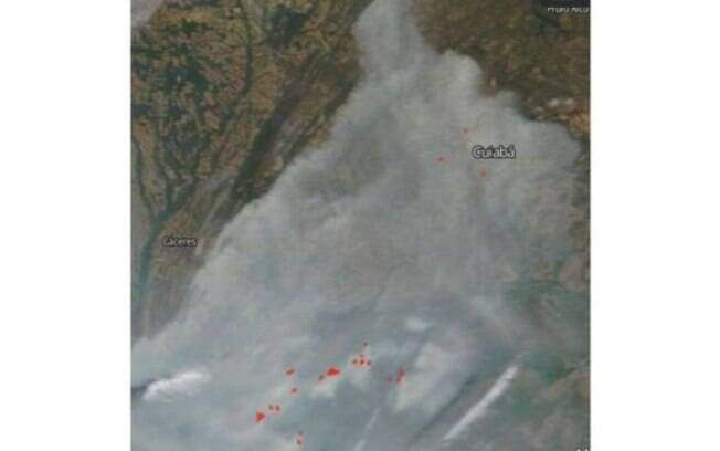 Imagem de satélite mostra fumaça sobre Cuiabá e cidades ao Sul do Estado Imagem de satélite mostra fumaça sobre Cuiabá e cidades ao Sul do Estado