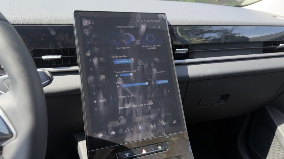 Central de 13,2 polegadas da Prestige oferece Android Auto e Apple CarPlay sem fio.