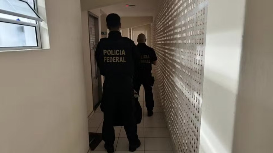 Os investigadores apuram a origem e o destino dos equipamentos Os investigadores apuram a origem e o destino dos equipamentos