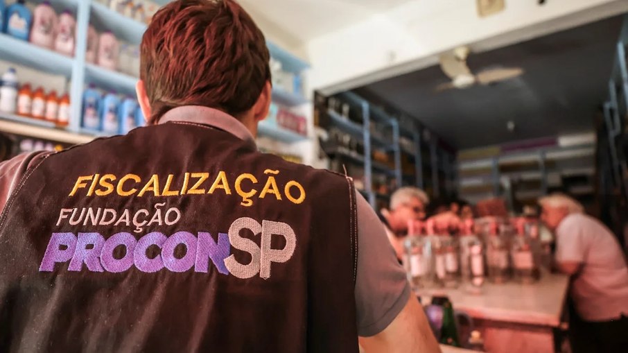 Ações continuam fiscalizando bares e adegas 