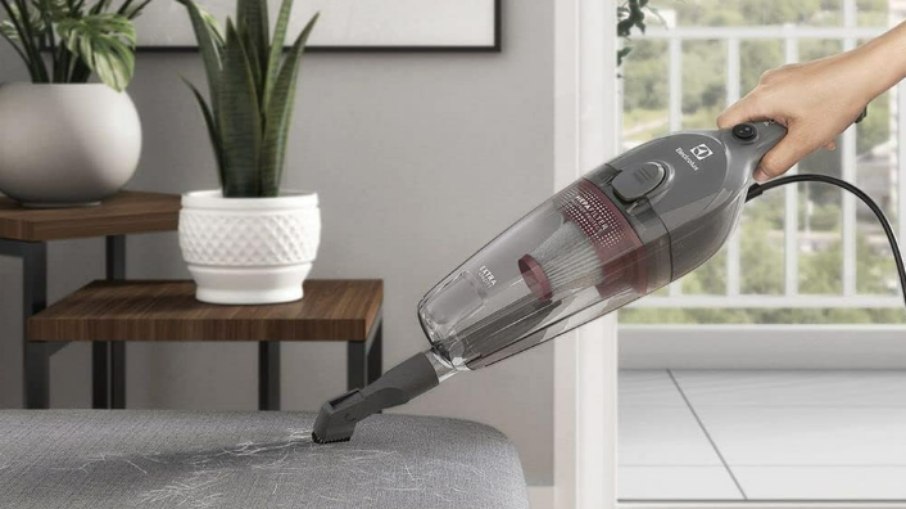 Aspirador de pó vertical Electrolux STK15 tem nível de aprovação alto no momento pós-compra Aspirador de pó vertical Electrolux STK15 tem nível de aprovação alto no momento pós-compra