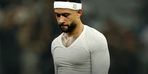 Memphis pede desculpas à torcida após pênalti perdido