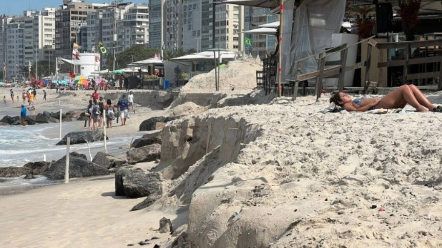 Orla de Copacabana é devorada por maré - 18.08.2022