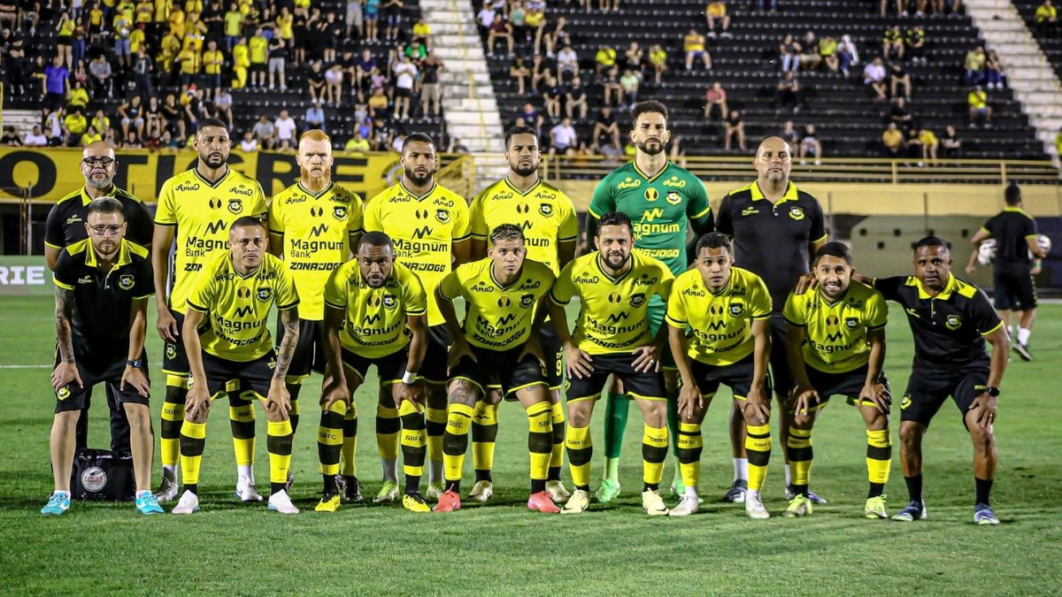 São Bernardo empata com Londrina e sobe para a Série B do Campeonato Brasileiro São Bernardo empata com Londrina e sobe para a Série B do Campeonato Brasileiro