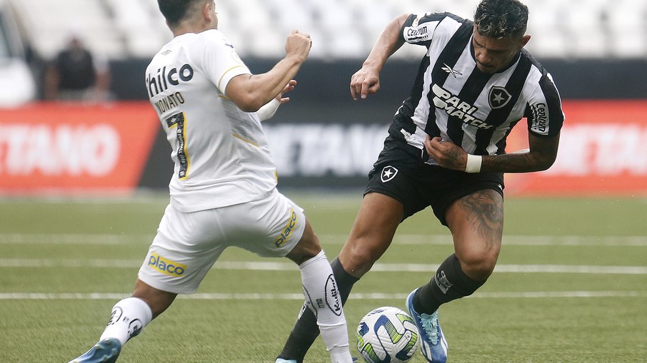 Botafogo cede empate nos acréscimos para o Santos e tropeça em casa -  Placar - O futebol sem barreiras para você