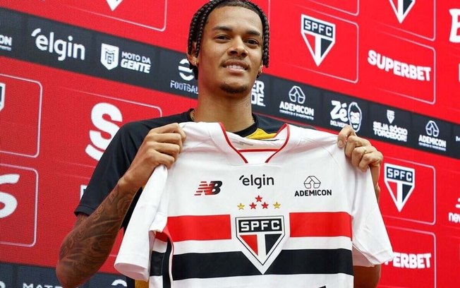 Newton deixou o treino individual e começou a participar de atividades com o elenco
