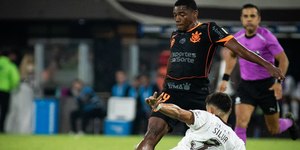 Com o dedo de Diniz, Corinthians estreia com vitória na Liberta