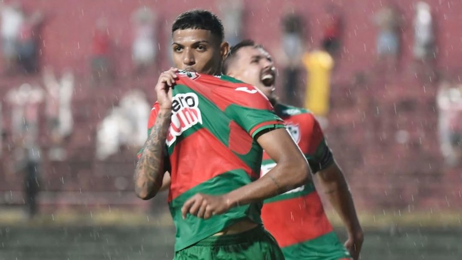 Maceió, atacante da Portuguesa