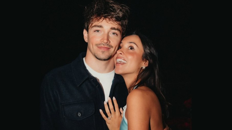 Hamilton diverte fãs com previsão sobre casamento de Leclerc Hamilton diverte fãs com previsão sobre casamento de Leclerc