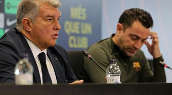 Barcelona anuncia demissão de Xavi