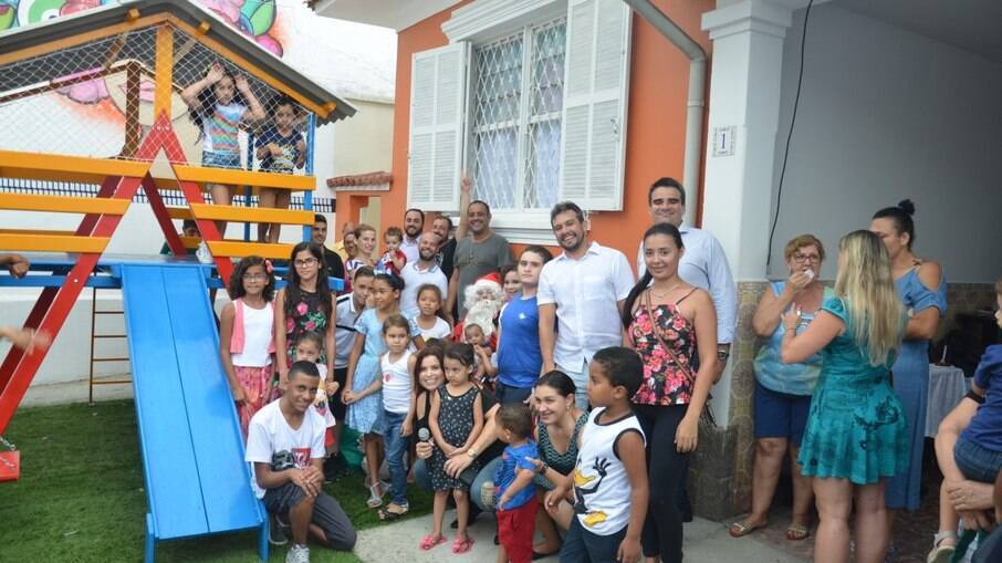 Objetivo é entregar um brinquedo padronizado, um livro infantil e suplementos alimentares Objetivo é entregar um brinquedo padronizado, um livro infantil e suplementos alimentares