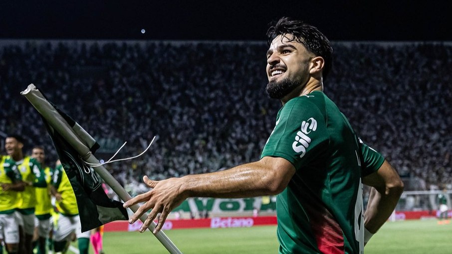 Flaco López abriu o placar para o Palmeiras diante do Novorizontino