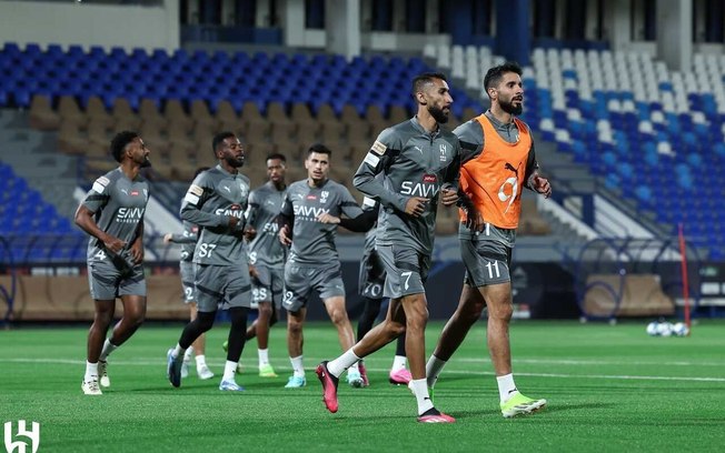 Jogadores do Al-Hilal durante treino