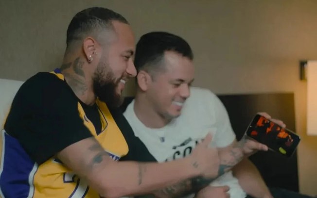 Vídeo de Neymar, Messi e Suárez dançando viralizou nas redes