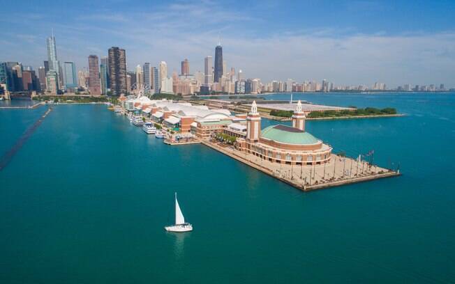 Outra opção de o que fazer em Chicago, o Navy Pier oferece museus, teatros, restaurantes e até eventos gratuitos