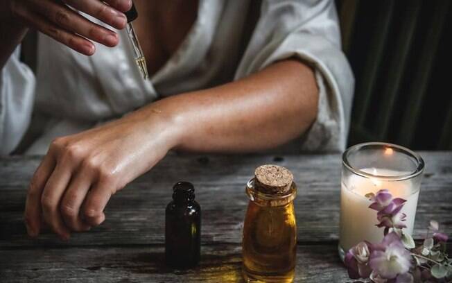 Como usar a Aromaterapia para equilibrar os Chakras Como usar a Aromaterapia para equilibrar os Chakras