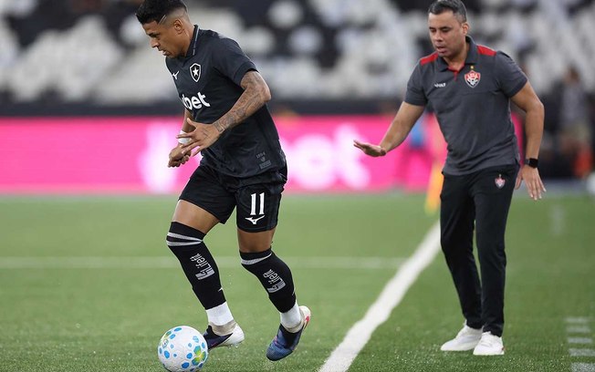 Martins não jogará mais pelo Glorioso Martins não jogará mais pelo Glorioso
