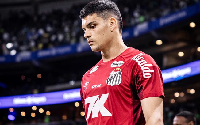 Gabriel Brazão deve voltar apenas em 2027 ao gol do Santos Gabriel Brazão deve voltar apenas em 2027 ao gol do Santos