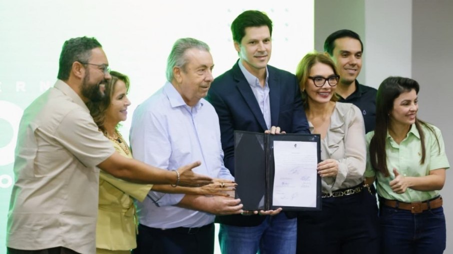 Governo de Goiás lança pacote de obras em municípios goianos Governo de Goiás lança pacote de obras em municípios goianos