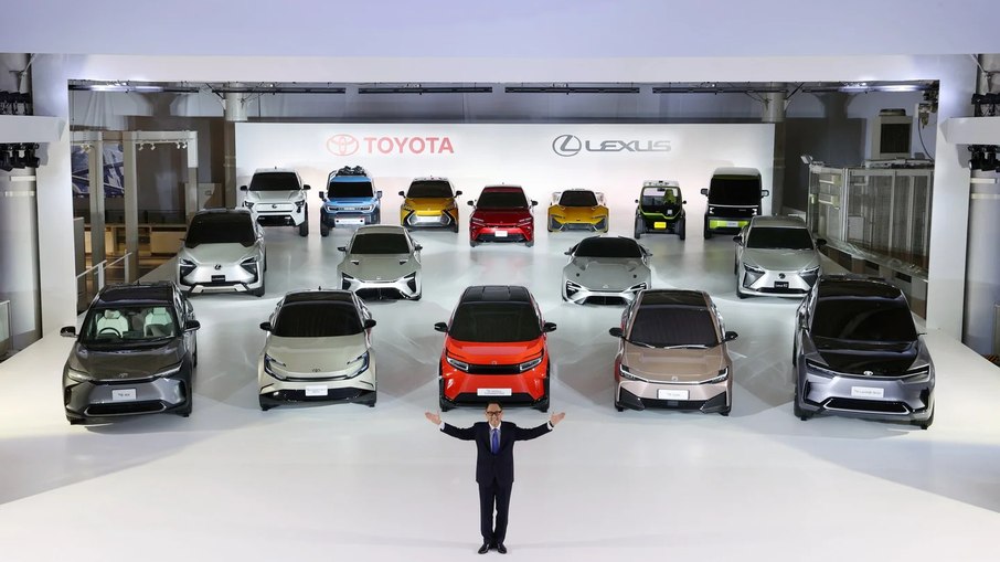 Akio Toyoda, presidente da Toyota, durante anúncio de futuros modelos da marca