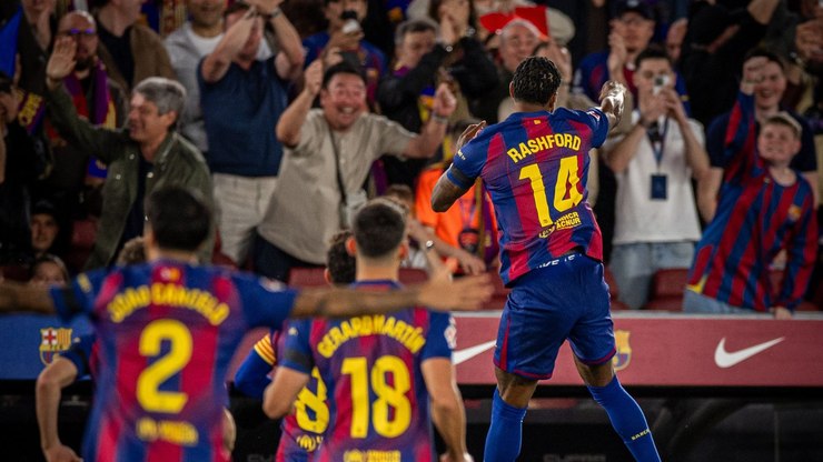 Barcelona domina o Real Madrid e é campeão de La Liga; veja fotos