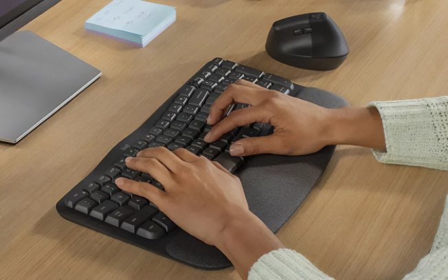 Teclado Logitech Wave Keys chega ao Brasil com foco em ergonomia