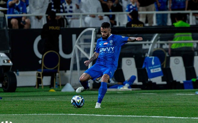 Cruzeiro quer contratar Matheus antes do fim do vínculo do jogador na Arábia