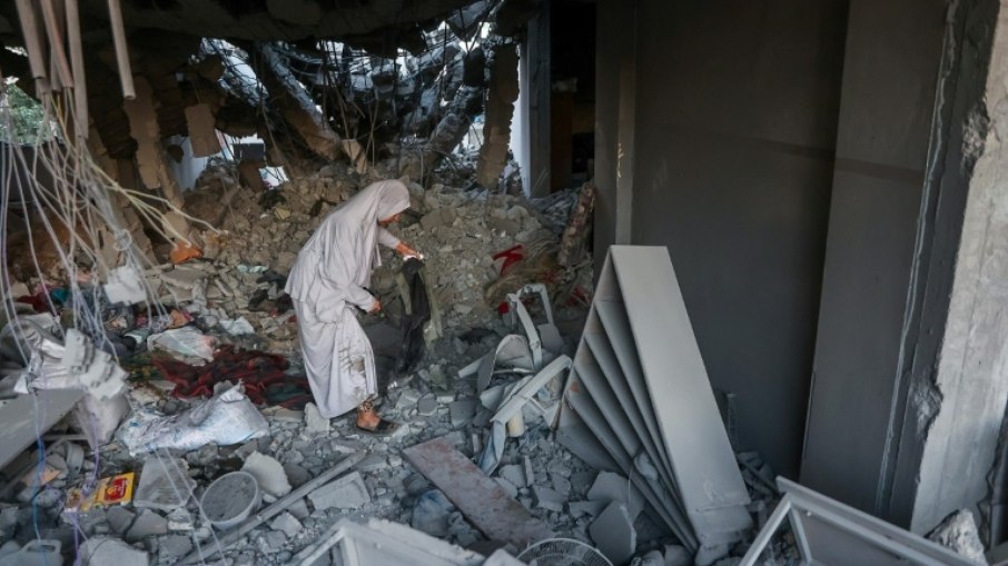 Israel efetuou os bombardeios mais intensos na Faixa de Gaza desde o cessar-fogo de janeiro e prometeu aumentar a pressão militar sobre o Hamas Israel efetuou os bombardeios mais intensos na Faixa de Gaza desde o cessar-fogo de janeiro e prometeu aumentar a pressão militar sobre o Hamas