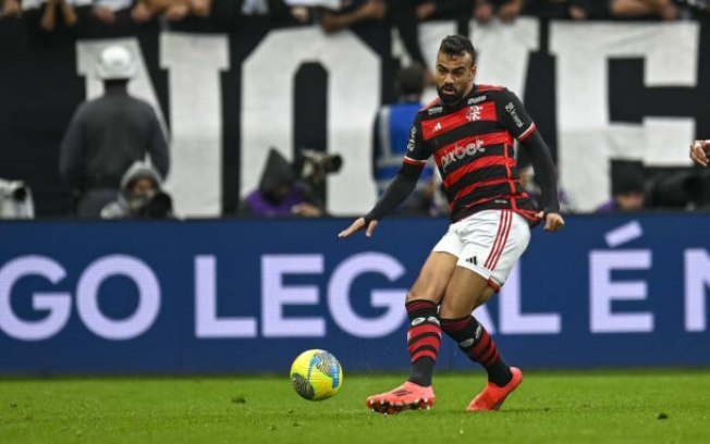 Léo Ortiz assumiu titularidade na zaga do Flamengo com chegada de Filipe Luís