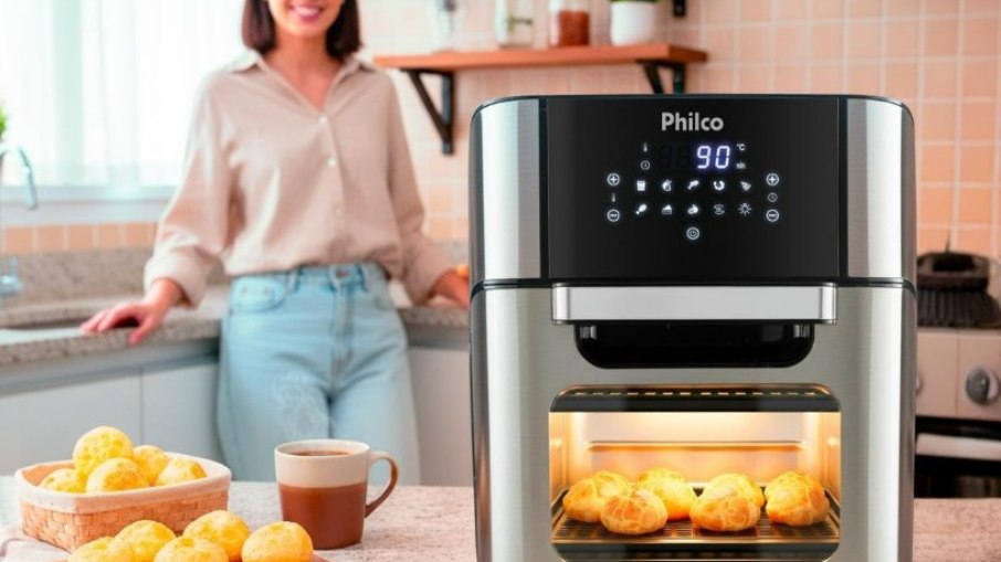 Air fryer forno combina diferentes funções de preparo em um único aparelho, com proposta de praticidade para a cozinha Air fryer forno combina diferentes funções de preparo em um único aparelho, com proposta de praticidade para a cozinha