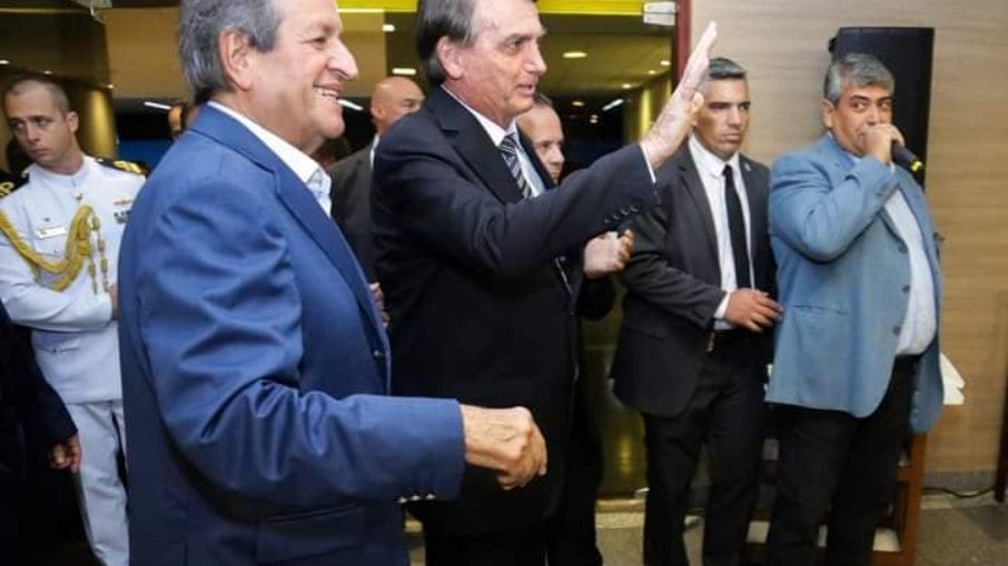 Presidente Bolsonaro participou de jantar do PL ao lado de Valdemar Costa Neto