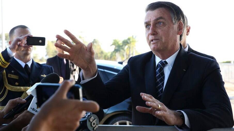 Bolsonaro volta a defender 'tratamento precoce', comprovadamente ineficaz contra a Covid-19