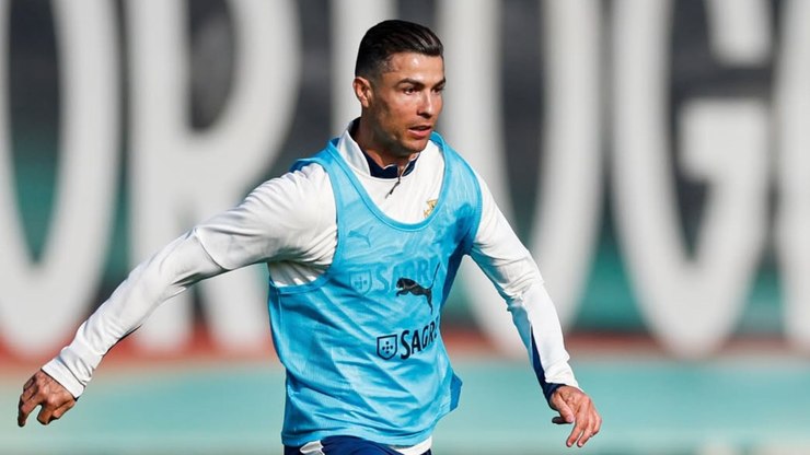 Cristiano Ronaldo empurra fã após tentativa de foto