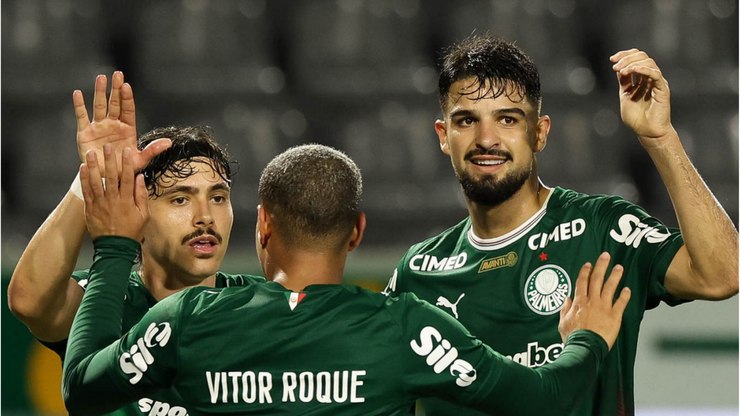 Palmeiras dá show, goleia Vitória e chega com moral para o Dérbi