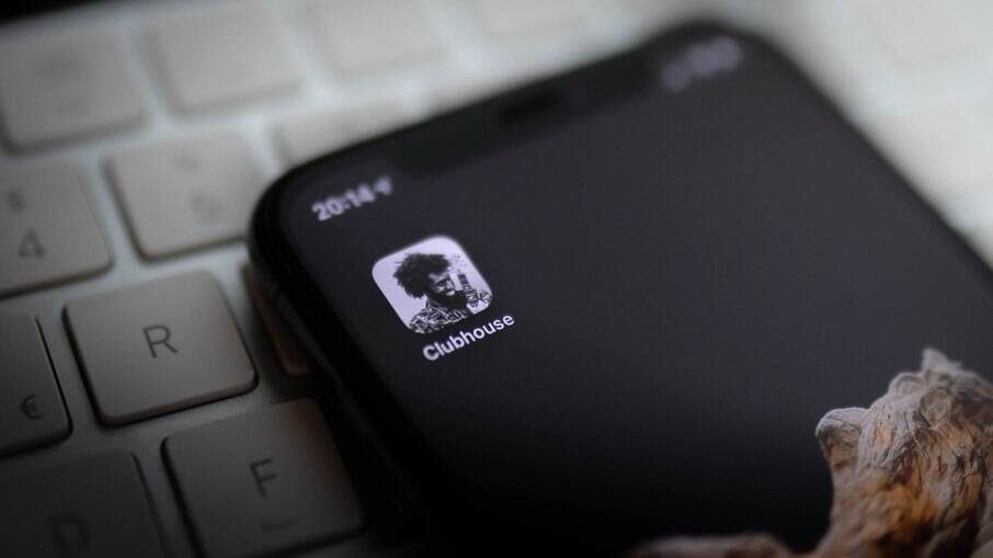 Clubhouse falso aplica golpes em celulares Android
