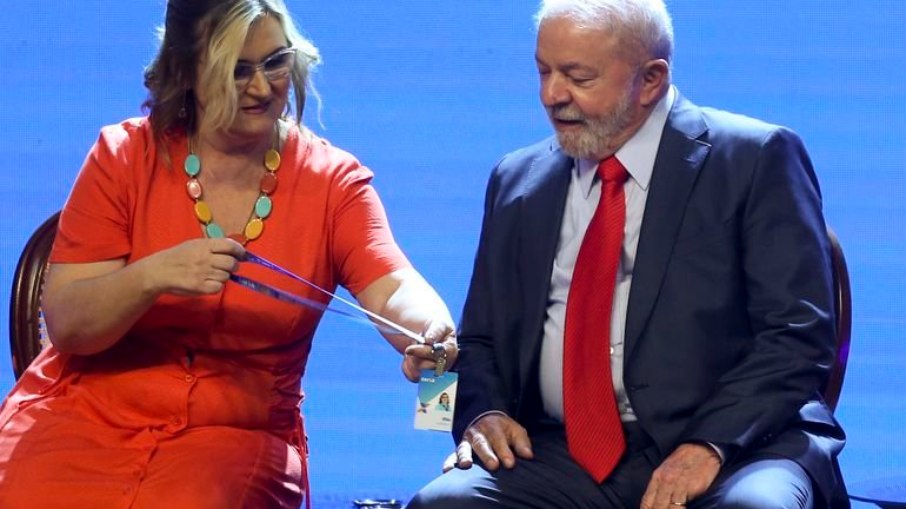 Rita Serrano, presidente da Caixa, foi demitida por Lula para acomodar indicado de Arthur Lira