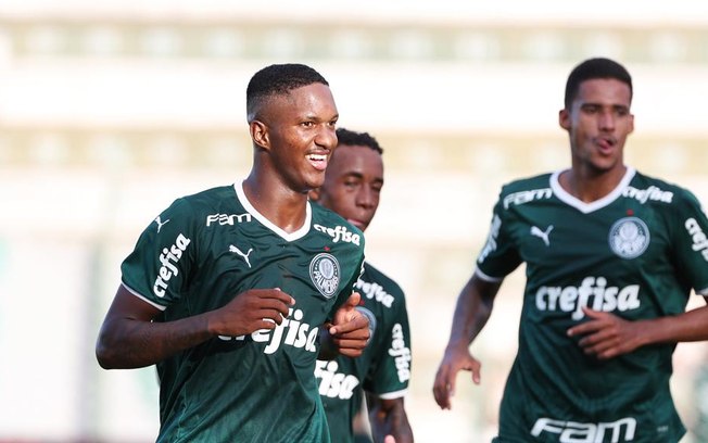 Palmeiras encaminha empréstimo de campeão da Copinha à Europa