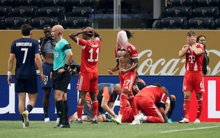 Com dois jogadores a menos, PSG vence Bayern e avança no Mundial