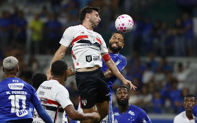Lucas Moura pode voltar ao São Paulo em momento decisivo no Campeonato Brasileiro Lucas Moura pode voltar ao São Paulo em momento decisivo no Campeonato Brasileiro