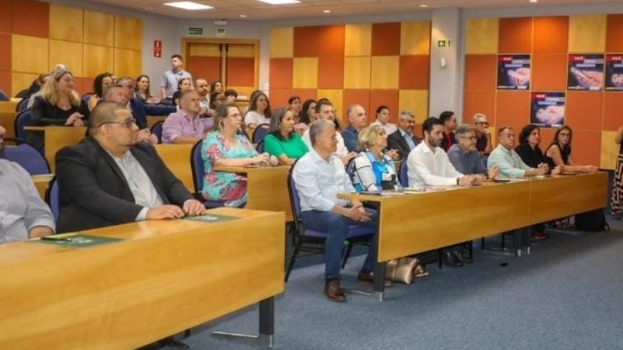 Evento discutiu o fortalecimento da indústria e capacitação e empregos para os jovens