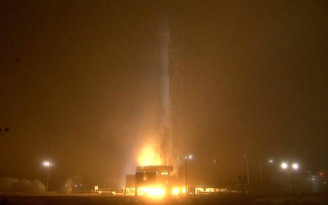 Sonda da Nasa foi enviada a Marte acoplada num foguete Atlas V 401 lançado da Califórnia (EUA)