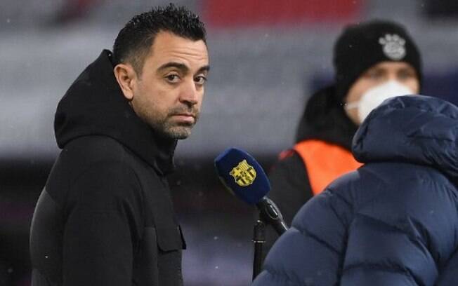 Xavi discorda em favoritismo do Barcelona na Liga Europa: ‘Não conhecemos o torneio'