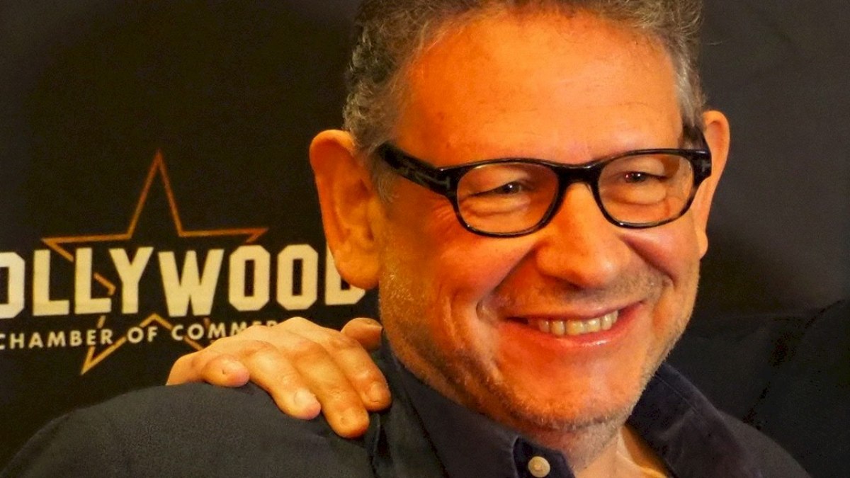 Universal Music estende contrato com Sir Lucian Grainge até 2028