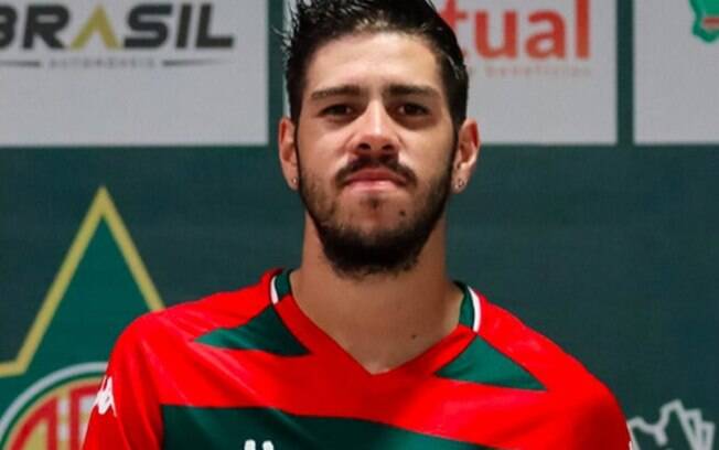 Victor Paraíba comemora acerto com a Portuguesa-RJ: 'Trabalhar muito para ajudar dentro e fora de campo'