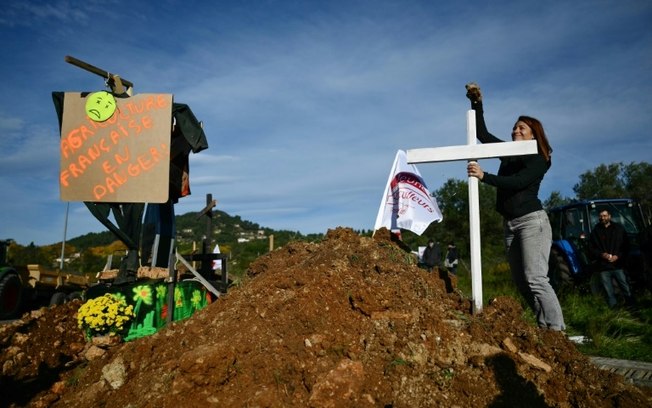 Agricultores franceses organizaram uma nova onda de manifestações para protestar contra a adoção de um acordo comercial entre a União Europeia e o Mercosul